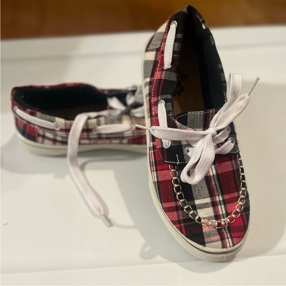 Dawgs Plaid Shoes